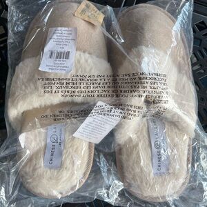 Chinese Laundry faux fur mule style slippers xs-s